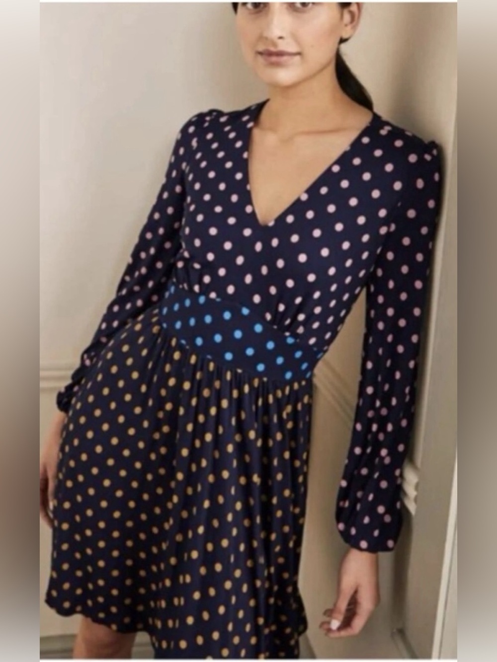 BODEN • Long sleeve polka dot v-neck jersey dress 4 long mixed print